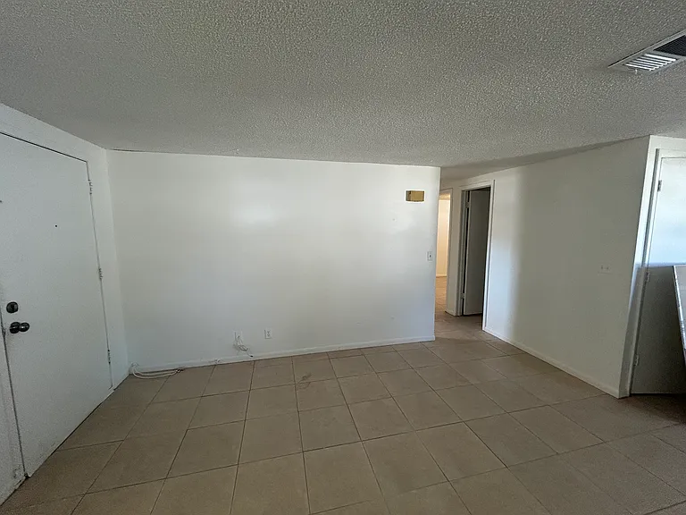 10415 Alma St #B — Photo 8