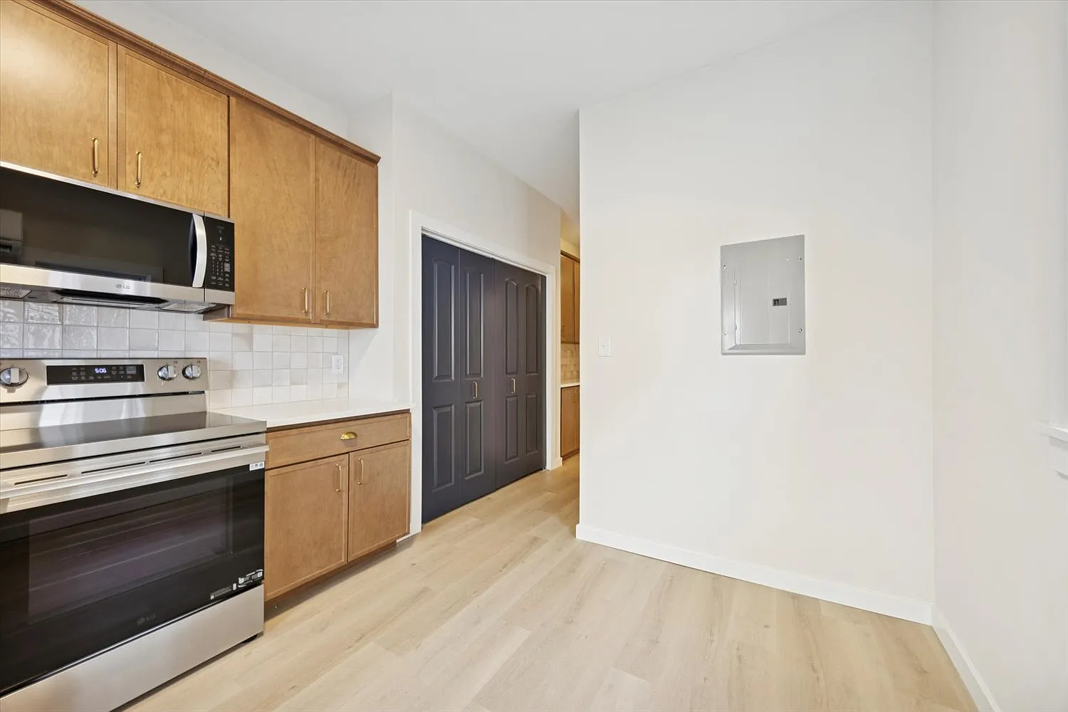 1 bed, 750 sqft, $1,700 — Photo 2