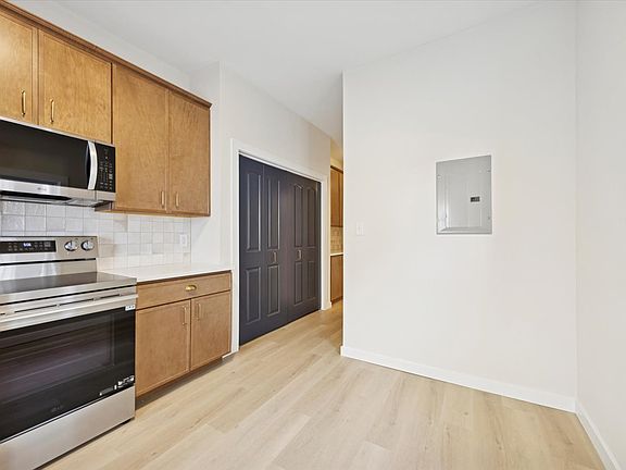 2nd image of 1914 E Passyunk Ave #B