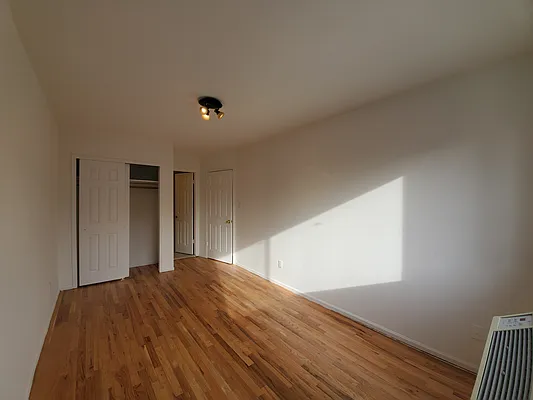 Rented by Bahar Management | media 44