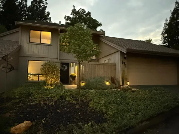 831 Auburn Ravine Rd, Auburn, CA 95603