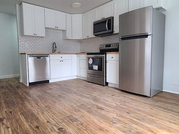 3rd image of 823 S Sheridan Ave #A