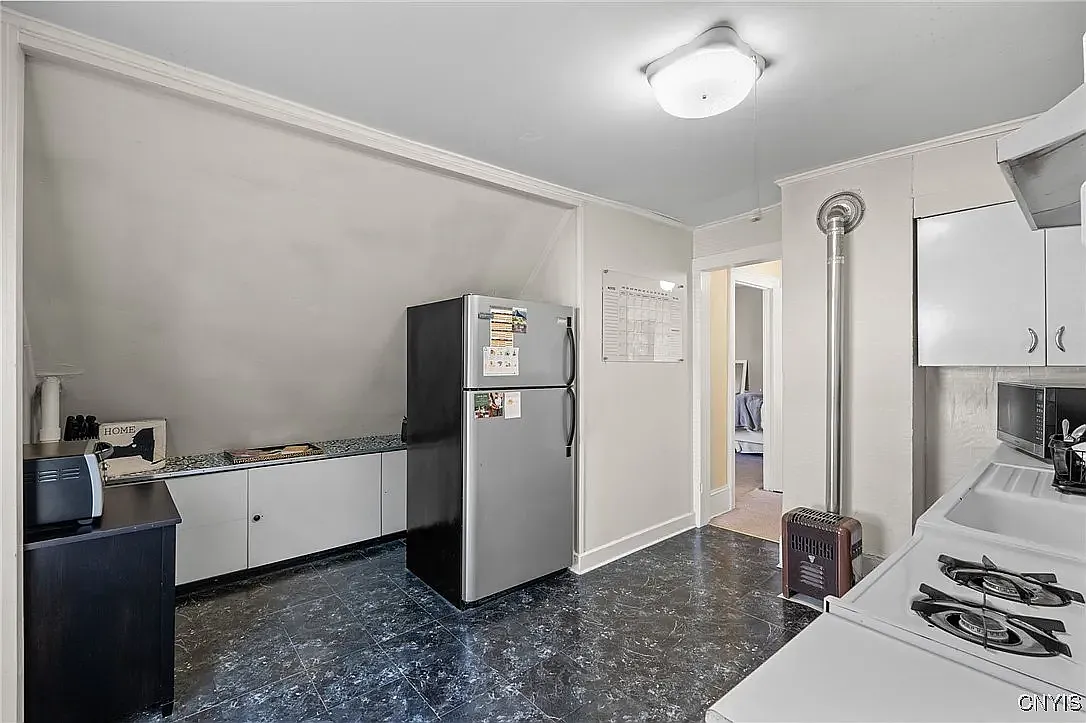 1 bed, 900 sqft, $1,200 — Photo 2
