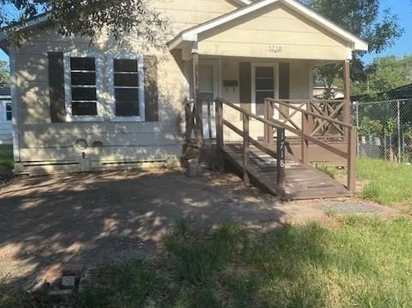 1718 Carlisle St, Rosenberg, TX 77471