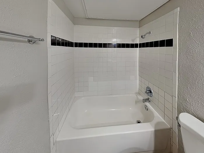 117 Cooper St — Photo 16