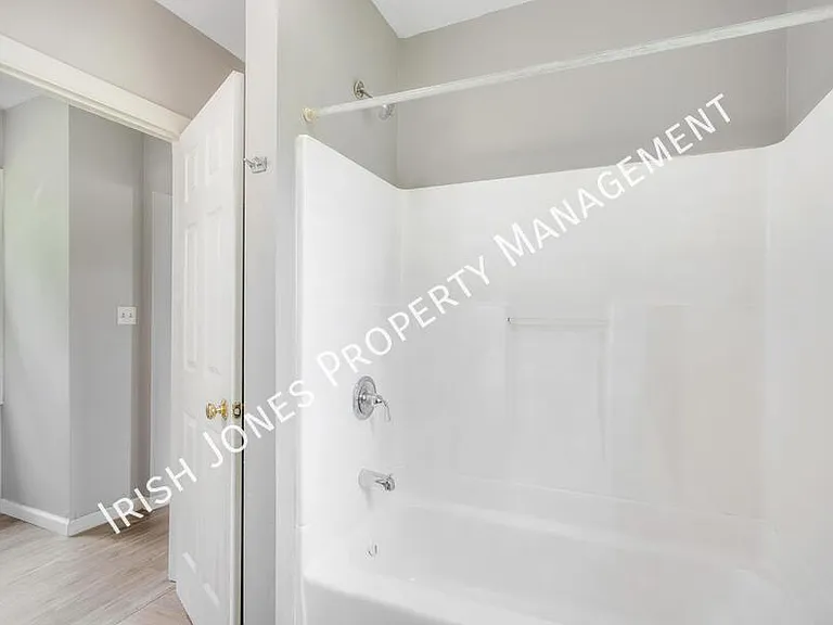 529 Winslow Ave #UPPER — Photo 13