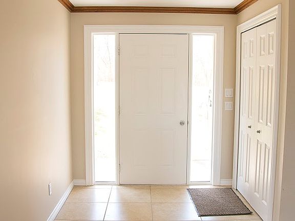 3rd image of 1586 Lake Metamora Dr