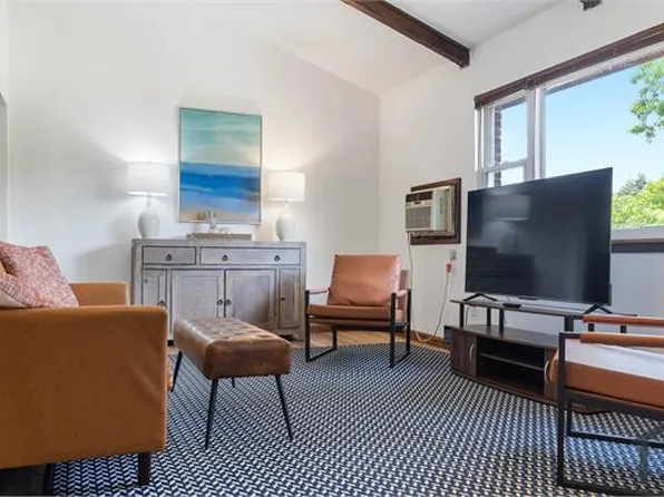 18 Strawberry Hill Rd, Acton, MA 01720