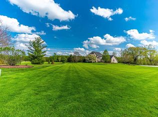 1-3 Crescent St, Elgin, IL 60123