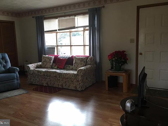 3rd image of 838 Marcon Dr