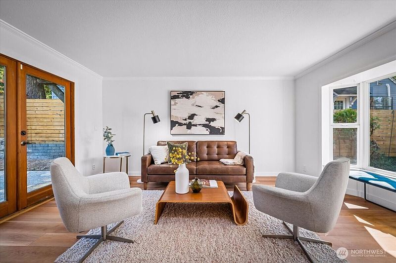 5th image of 14346 Interlake Avenue N