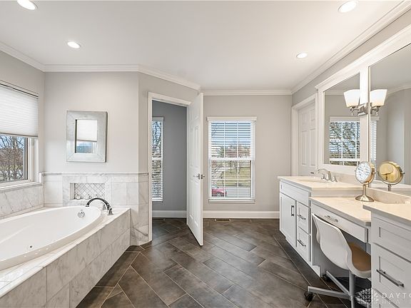 4th image of 216 Briargate Dr