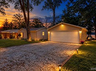 1734 Moonglow Rd, Centralia, IL 62801