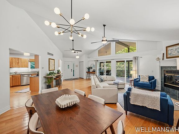 4th image of 2675 Chestnut Ln