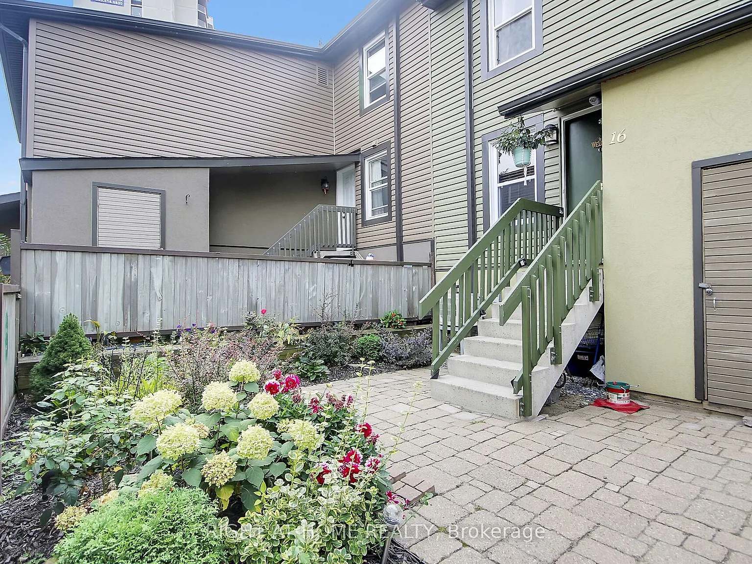 3 bed, $2,200 — Photo 2