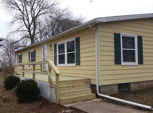 101 Wingate Dr, Avon, IL 61415