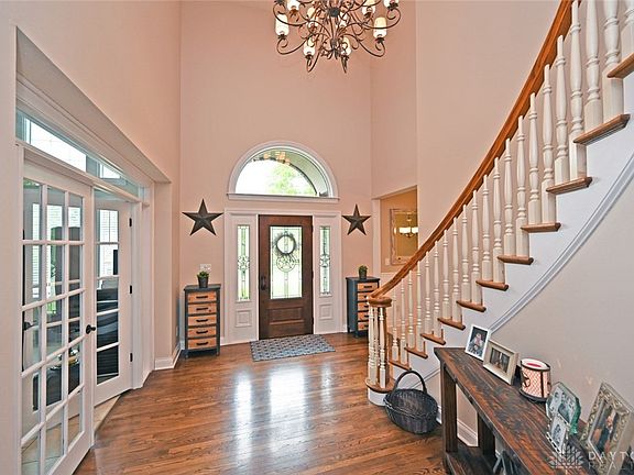 3rd image of 3906 Creekway Trl
