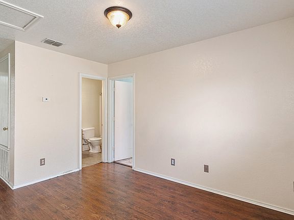 5th image of 1433 S Prairie Rock