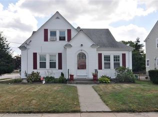 111 Scarborough Rd, Pawtucket, RI 02861