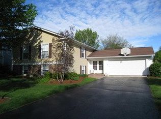 44 Fairfield Ln, Cary, IL 60013
