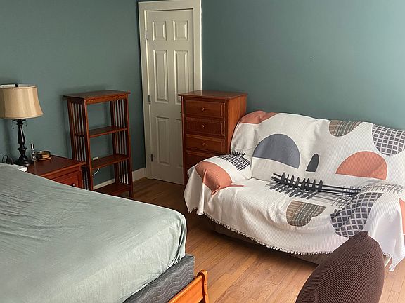 3rd image of 116 Lake St APT 1