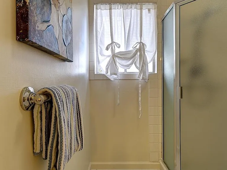 1462 Lillian St — Photo 27