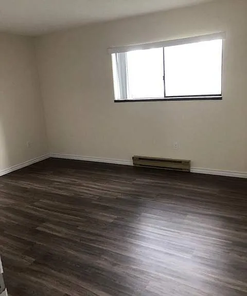 4299 Departure Bay Rd — Photo 10