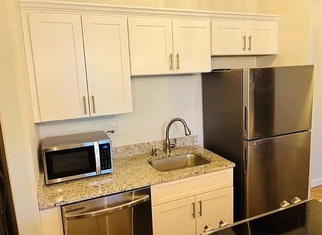 222 Williams St E #405 — Photo 8