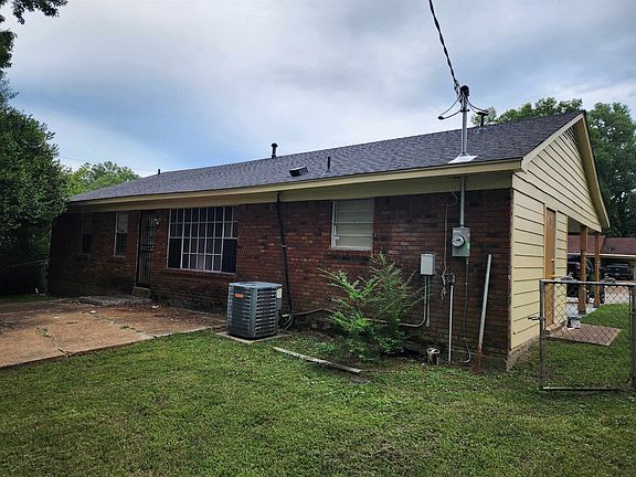 2nd image of 2878 Dumbarton Oaks Dr