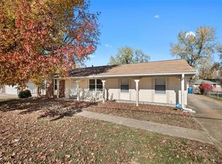 1215 Big Bend Rd, Ballwin, MO 63021