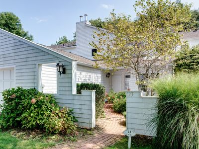 155 Hill St APT 23, Southampton, NY, 11968