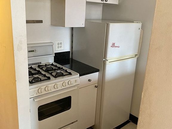2nd image of 527 E 6th St #5E