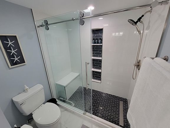2nd image of 13 Harbourside Ln