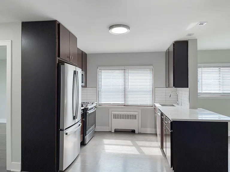 549-607 Sheridan Rd. — Photo 25