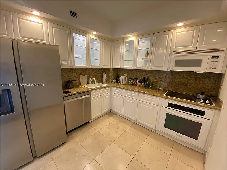 5555 Collins Ave #17A — Photo 10