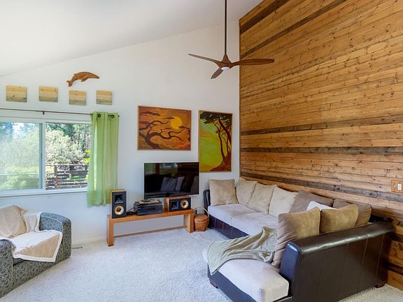 5th image of 220 Mountain Springs Dr