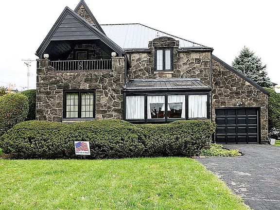 3rd image of 27 Oakwood Sq