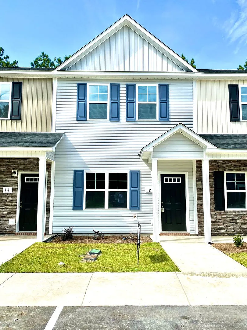 Well maintained Townhome in Piney Green! — Photo 1