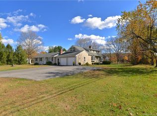 2 Skidmore Ln, Sandy Hook, CT 06482