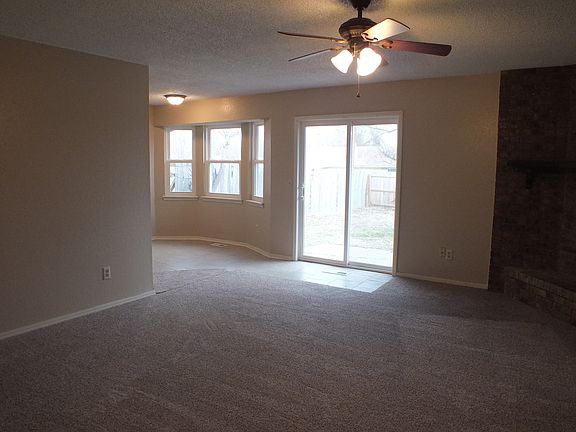 5th image of 209 S 183rd Ave E