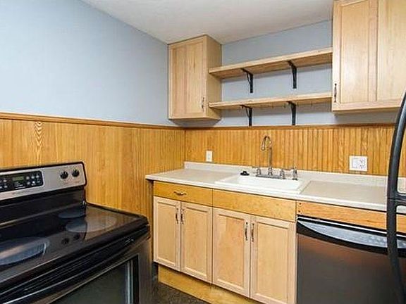 3rd image of 599 Old West Central St APT B12