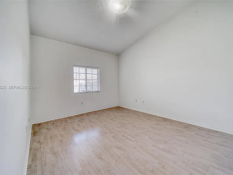 3365 NE 11th Dr #3365 — Photo 17