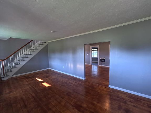 4th image of 2628 Ridge Rd
