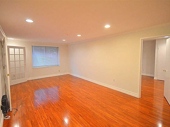 2nd image of 1 Ipswich Ave APT 120