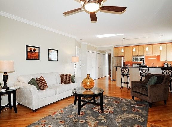 3rd image of 4823 N Hoyne Ave #3S