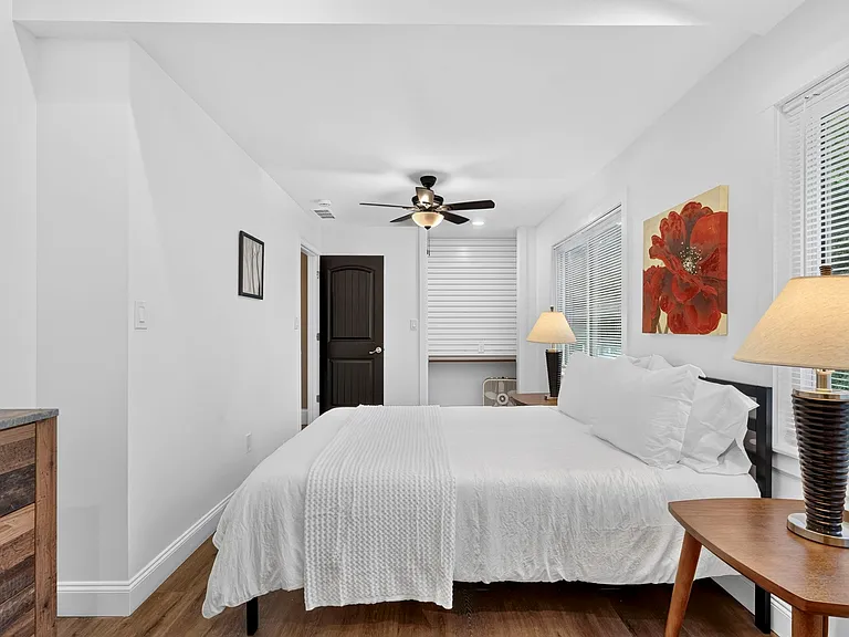 630 Lamplight Ln — Photo 37