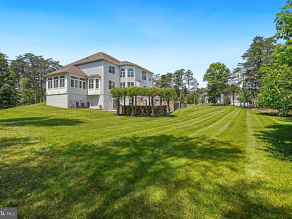 5th image of 42115 Pleasant Forest Ct