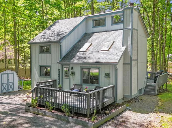 5344 Conoquenissing Dr, Pocono Lake, PA 18347
