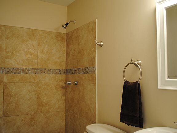 4th image of 7407 Fieldcrest Ave