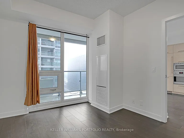 2221 Yonge St #1106 — Photo 18
